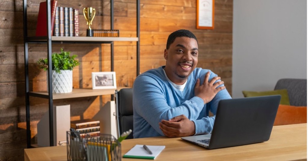 How to Become a Bookkeeper (A Complete Guide)